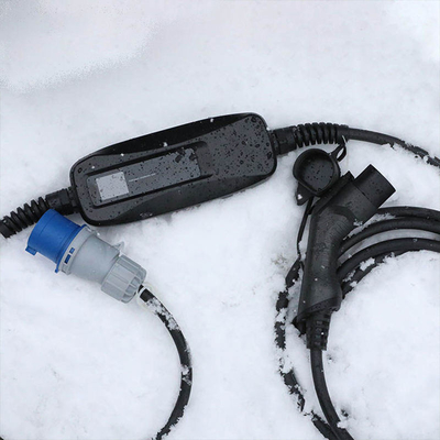 32A Portable Fast Easy EV Car Charger for Home Withstand Voltage 2000V IP Rating IP66
